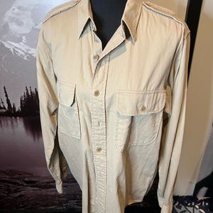 Trim fit Garment pockets on front